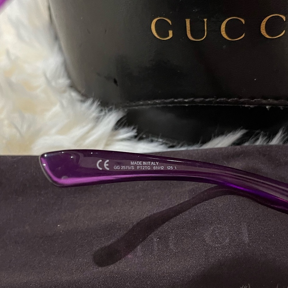 Gucci Women’s Purple Oversized Sunglasses - Picture 8 of 8